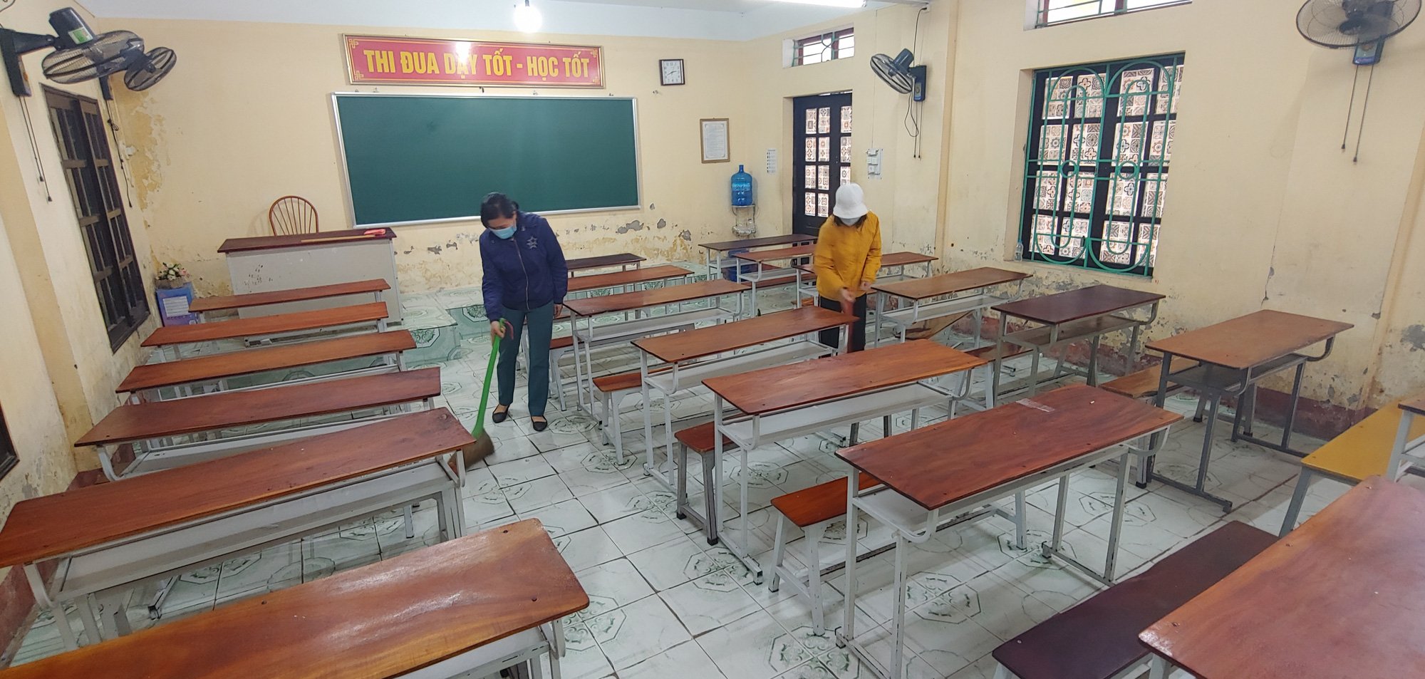 Hải Dương: Người đứng đầu cơ sở giáo dục phải chịu trách nhiệm nếu để lây nhiễm dịch Covid-19 trong trường. - Ảnh 1.