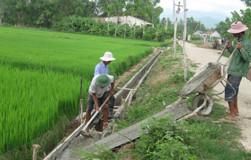 Quảng Nam dành hàng trăm tỷ đồng đầu tư phát triển thủy lợi nhỏ, thủy lợi nội đồng và tưới tiên tiến, tiết kiệm nước - Ảnh 1. Quảng Nam dành hàng trăm tỷ đồng đầu tư phát triển thủy lợi nhỏ, thủy lợi nội đồng và tưới tiên tiến, tiết kiệm nước - Ảnh 1.