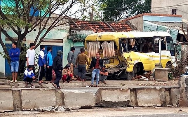 Quảng Bình: Liên tiếp xảy ra tai nạn, 5 người thương vong - Ảnh 3. Quảng Bình: Liên tiếp xảy ra tai nạn, 5 người thương vong - Ảnh 3.