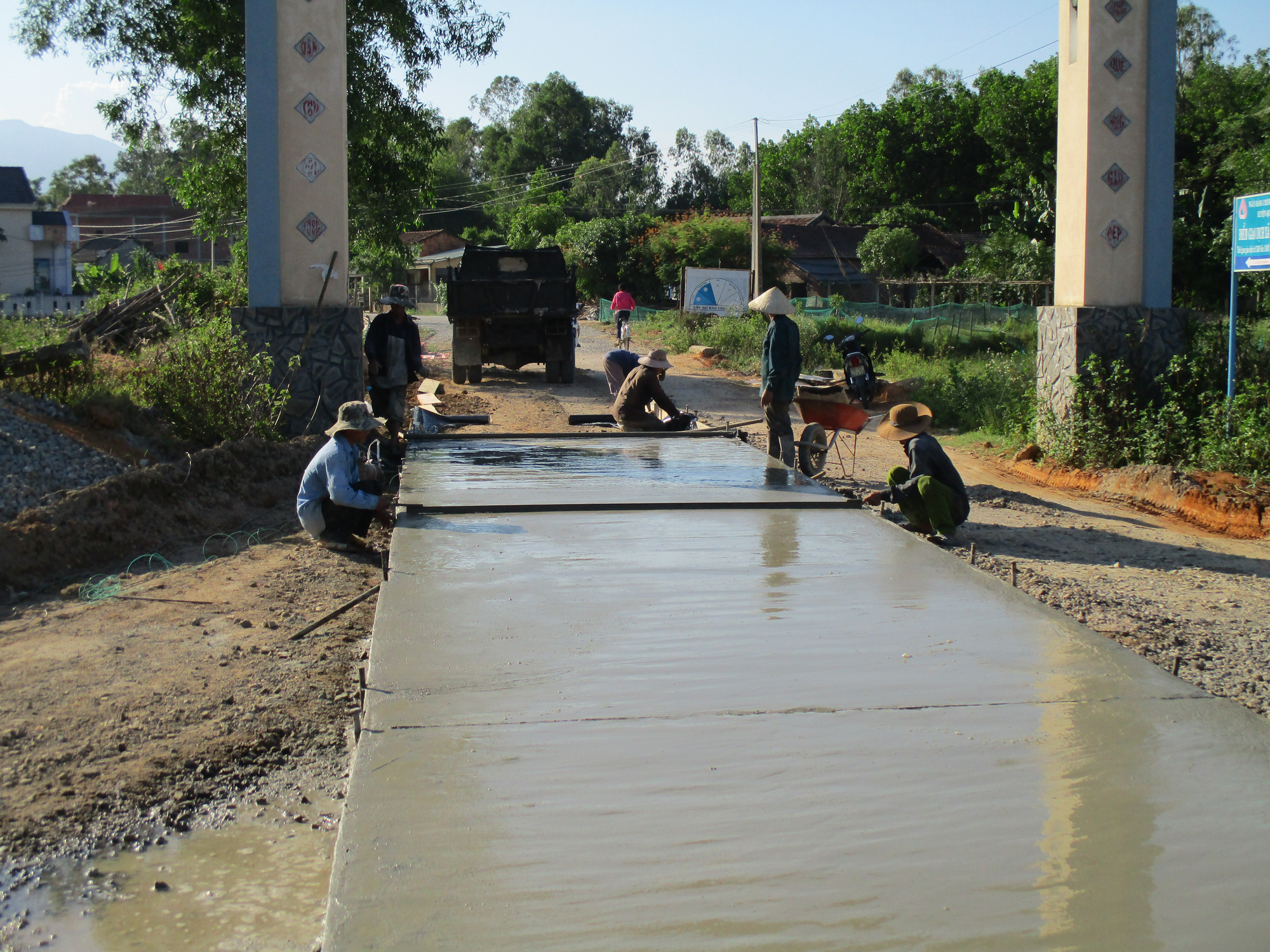 Quảng Nam dành hàng trăm tỷ đồng đầu tư phát triển thủy lợi nhỏ, thủy lợi nội đồng và tưới tiên tiến, tiết kiệm nước - Ảnh 2. Quảng Nam dành hàng trăm tỷ đồng đầu tư phát triển thủy lợi nhỏ, thủy lợi nội đồng và tưới tiên tiến, tiết kiệm nước - Ảnh 2.