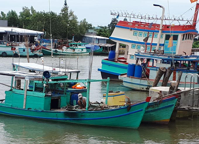 Cà Mau: Điều tra vụ một ngư phủ tử vong chưa rõ nguyên nhân trên biển - Ảnh 1.