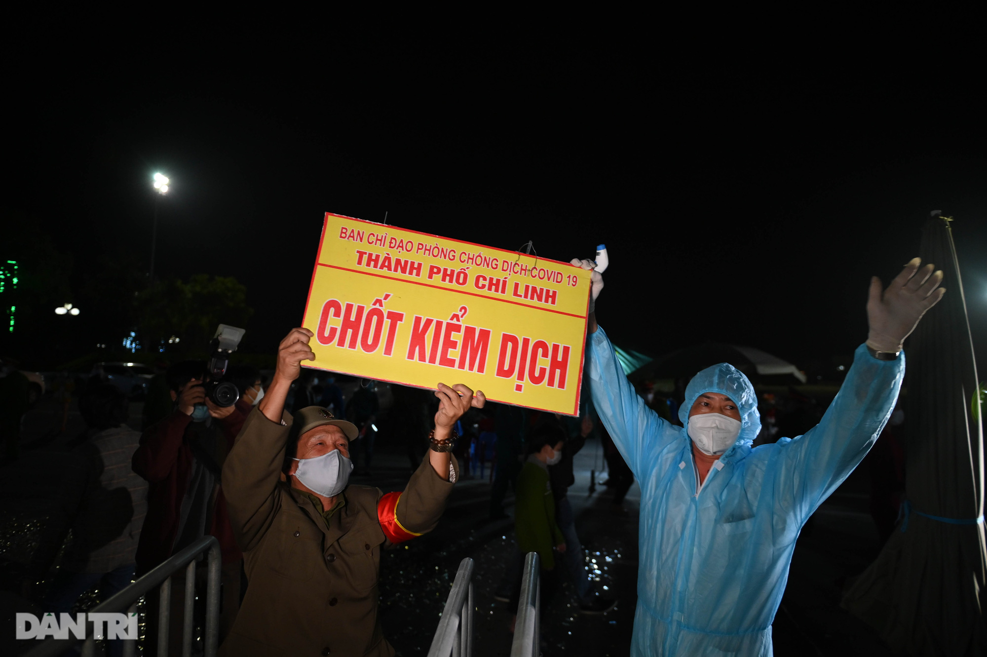 Nhìn lại hơn 1 tháng &quot;căng mình&quot; chống dịch Covid-19 của Hải Dương - Ảnh 5.