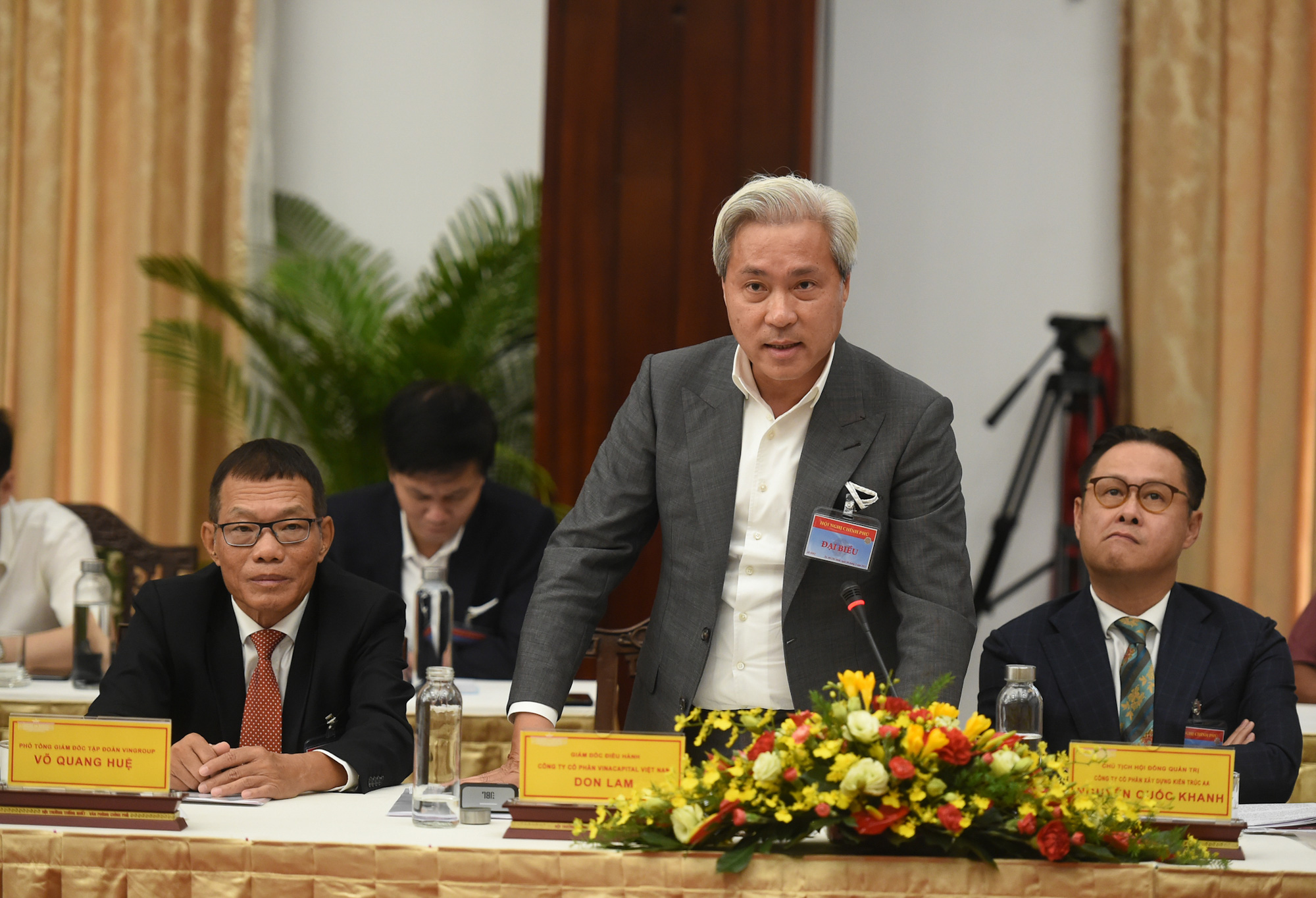 "Đối thoại 2045": 2 nhà tài phiệt của thị trường chứng khoán kiến nghị gì? - Ảnh 2. "Đối thoại 2045": 2 nhà tài phiệt của thị trường chứng khoán kiến nghị gì? - Ảnh 2.