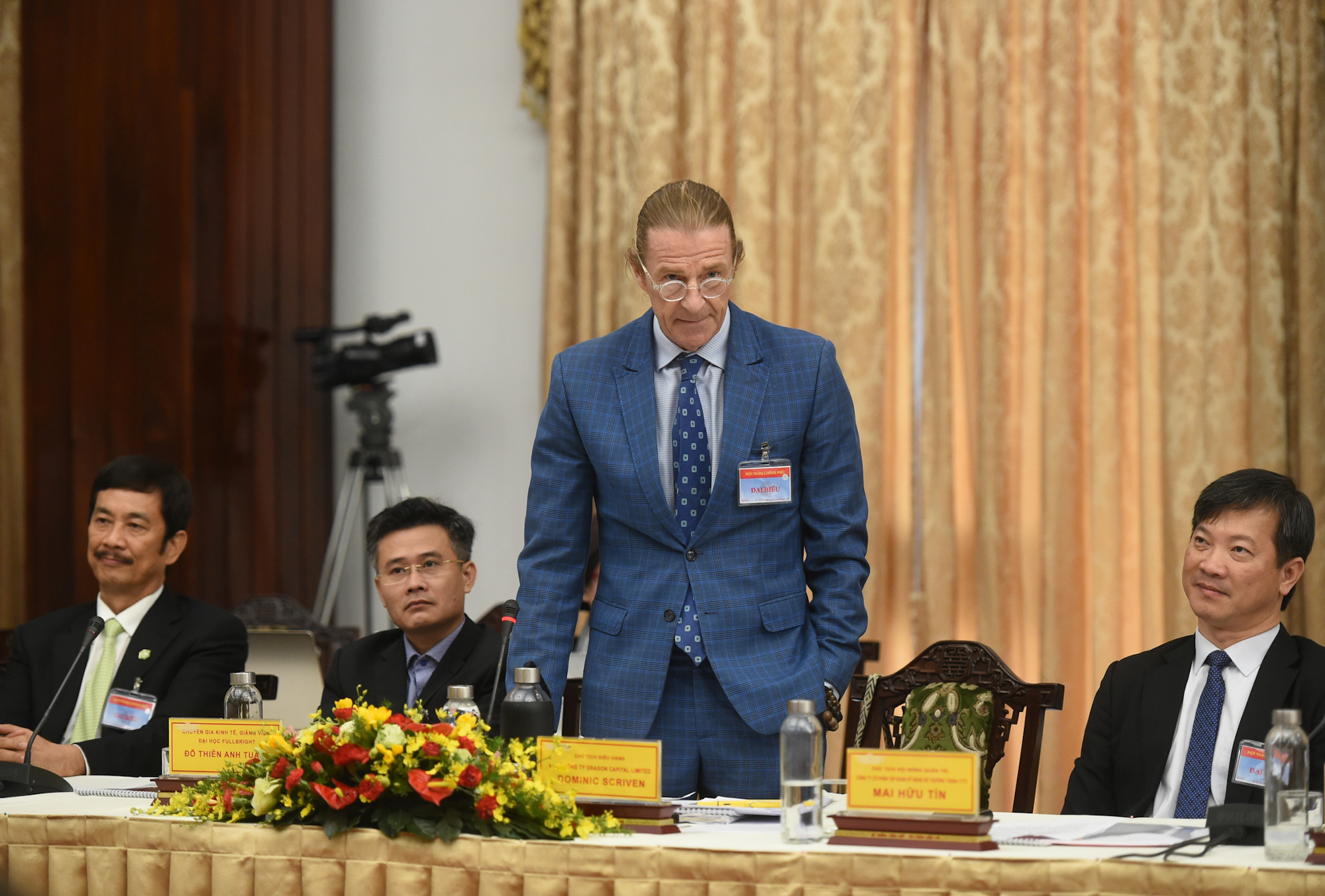 "Đối thoại 2045": 2 nhà tài phiệt của thị trường chứng khoán kiến nghị gì? - Ảnh 1. "Đối thoại 2045": 2 nhà tài phiệt của thị trường chứng khoán kiến nghị gì? - Ảnh 1.