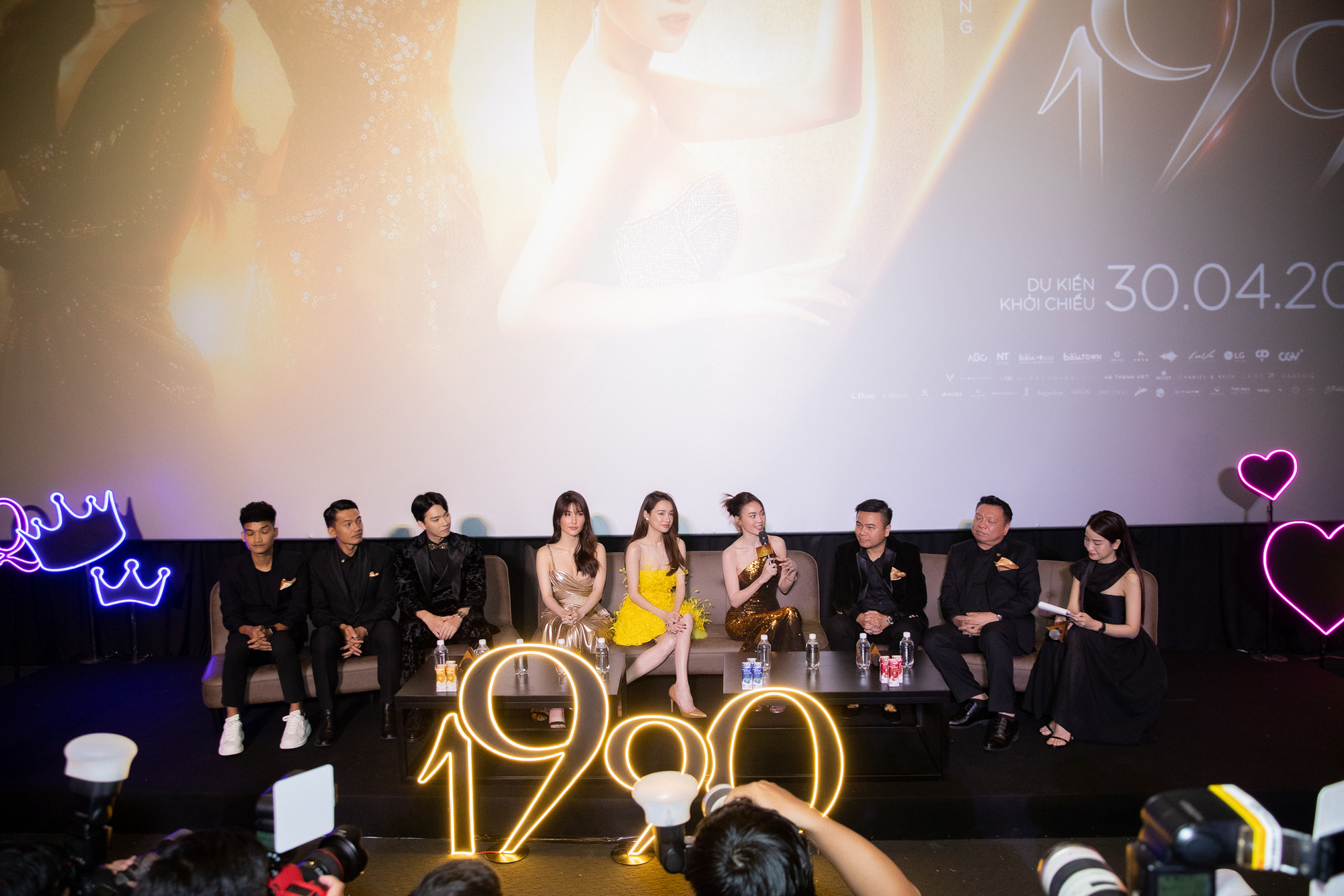 3 ngọc nữ Ninh Dương Lan Ngọc, Nhã Phương và Diễm My 9x cùng tham gia dự án điện ảnh &quot;1990&quot; - Ảnh 4.