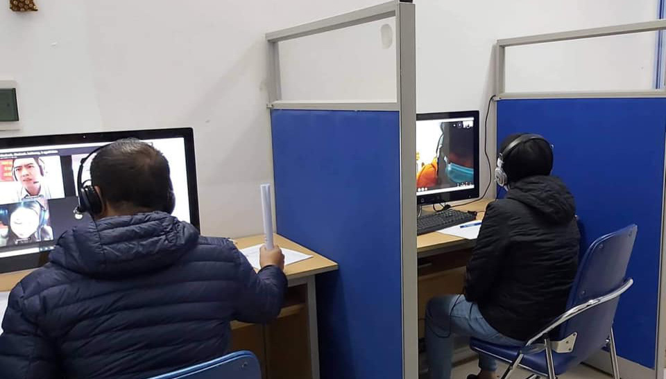 lao động tìm kiếm việc làm trực tuyến 
