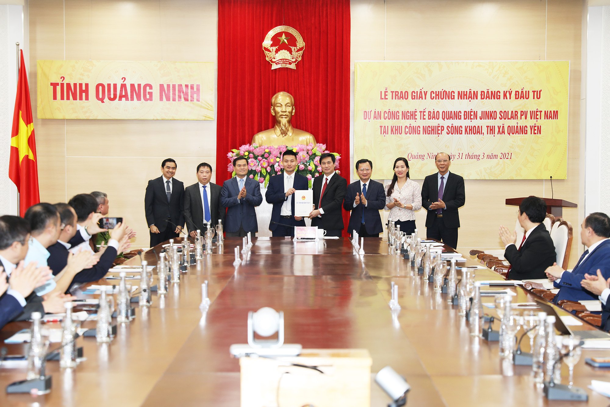 Quảng Ninh: Trao giấy chứng nhận đầu tư 500 triệu USD vào KCN Sông Khoai - Ảnh 1. Quảng Ninh: Trao giấy chứng nhận đầu tư 500 triệu USD vào KCN Sông Khoai - Ảnh 1.
