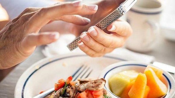 Bác sĩ BV Việt Đức nêu 3 điều gây bệnh xương khớp ở mọi lứa tuổi - Ảnh 2.