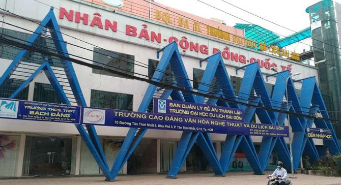 Vụ trường cao đẳng bị kê biên tài sản: Hiệu trưởng nhà trường nói gì? - Ảnh 3.