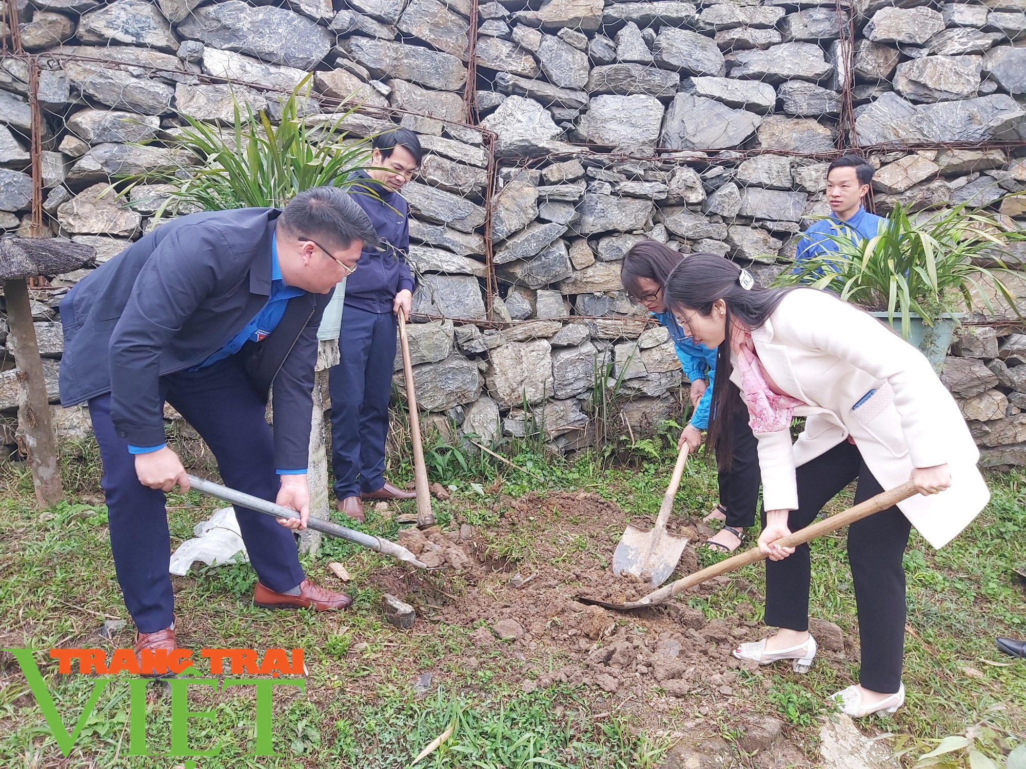 Tao Văn Giót - cán bộ đoàn nhiệt huyết, năng động và sáng tạo - Ảnh 6. Tao Văn Giót - cán bộ đoàn nhiệt huyết, năng động và sáng tạo - Ảnh 6.