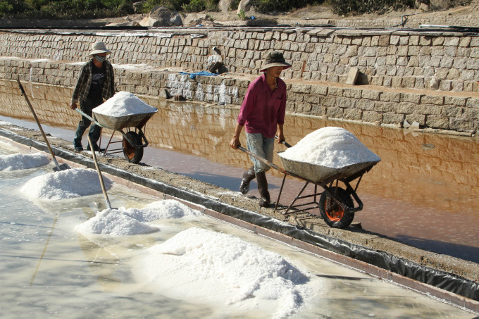 Thủ phủ muối bộn bề khó khăn - Ảnh 5. Thủ phủ muối bộn bề khó khăn - Ảnh 5.