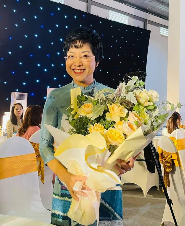 MC Thảo Vân: “Nỗi đau khổ của tôi là ai cũng nghĩ có rất nhiều người theo đuổi” - Ảnh 2.