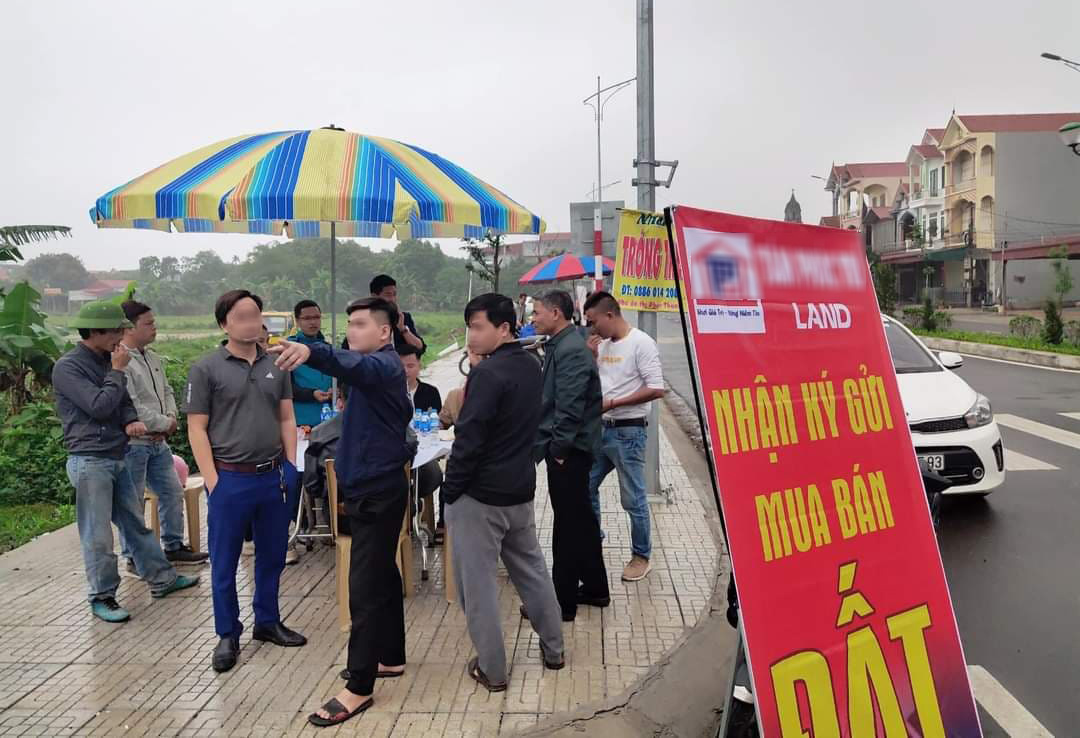 Đề xuất đánh thuế người nhiều đất, “găm đất” - Ảnh 2. Đề xuất đánh thuế người nhiều đất, “găm đất” - Ảnh 2.
