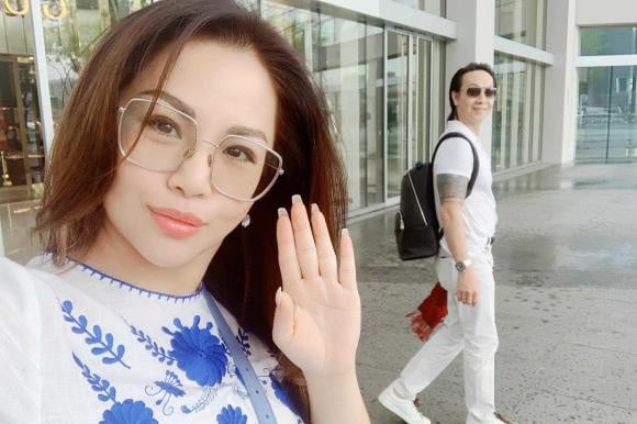 Ca sĩ Minh Tuyết: Cuộc sống viên mãn như &quot;vợ chồng son&quot; bên đại gia, gây &quot;sốt&quot; vì phát ngôn &quot;thà lấy chồng nghèo...&quot;  - Ảnh 5.