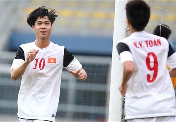 U19 Nutifood JMG thất bại, thầy cũ Công Phượng muốn thuê... bác sĩ tâm lý - Ảnh 2.