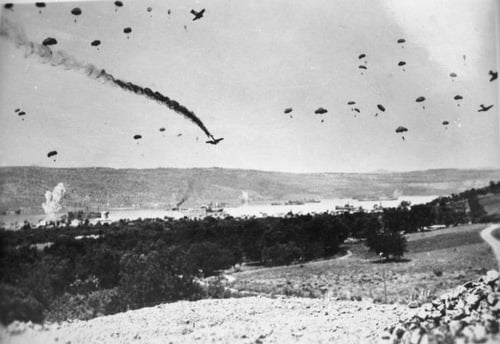 Vì sao Adolf Hitler cấm thuộc hạ triển khai lính dù đánh chiếm các đảo? - Ảnh 1.
