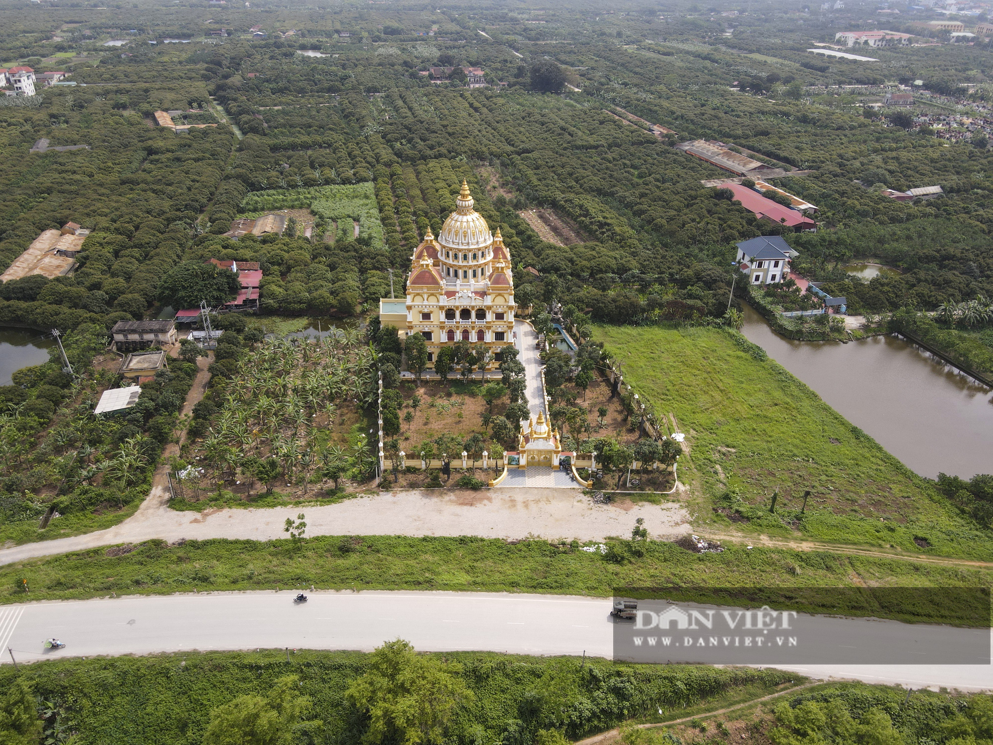Bên trong toà lâu đài vàng của ông chủ lò gạch: Xây 3 năm chỉ tốn hơn 10 tỷ - Ảnh 2.