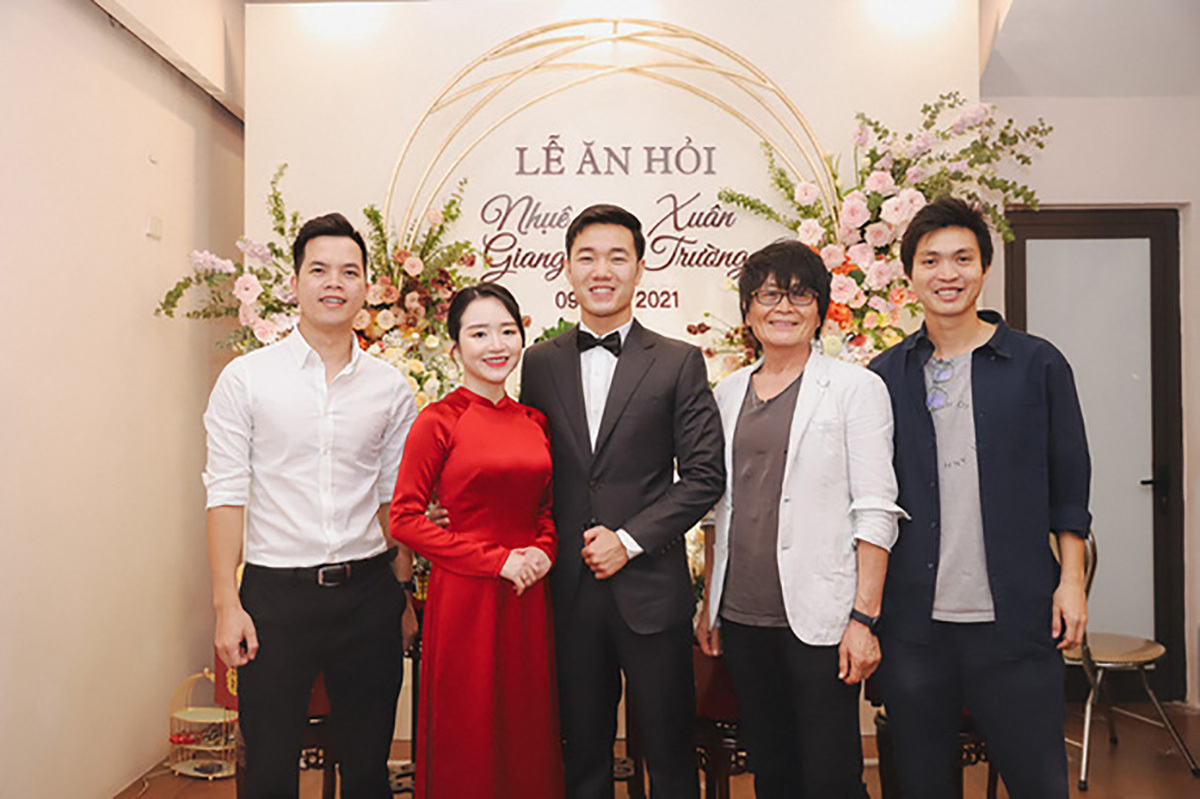 Loạt hình Xuân Trường và Nhệ Giang cứ “hở ra” là hôn nhau - Ảnh 11.