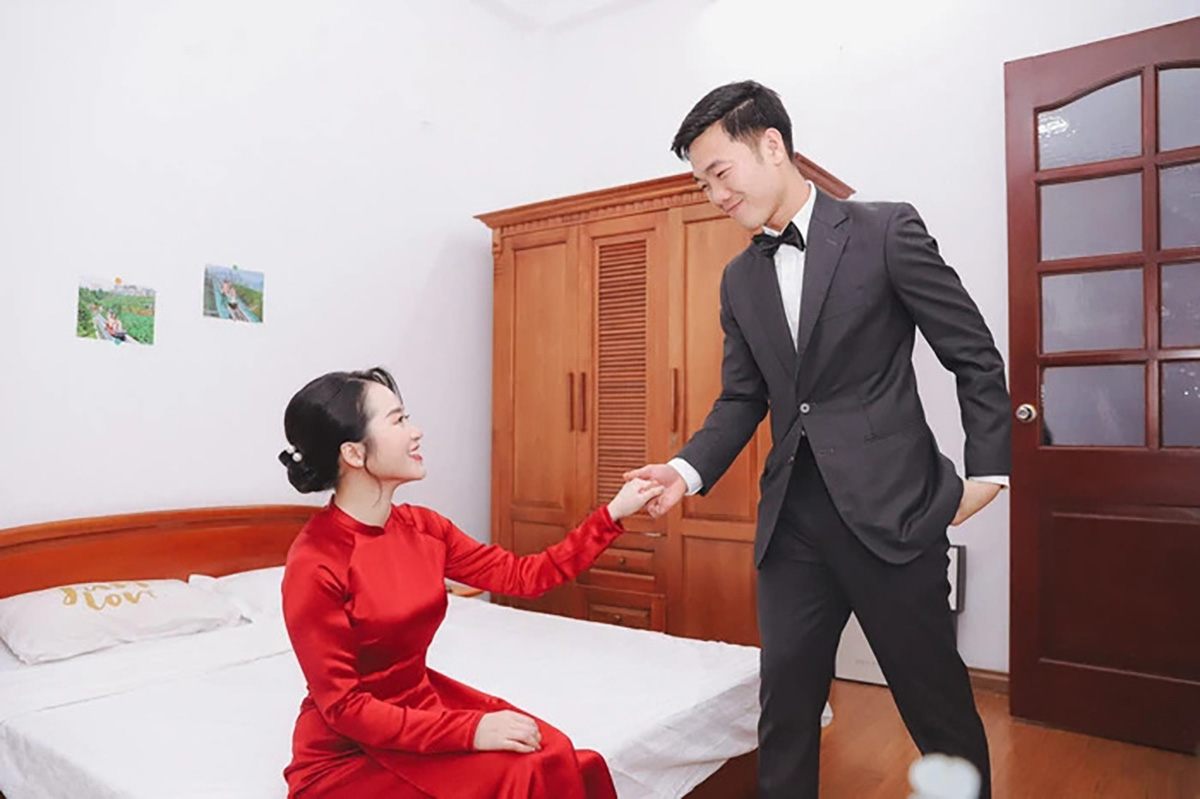 Loạt hình Xuân Trường và Nhệ Giang cứ “hở ra” là hôn nhau - Ảnh 2.