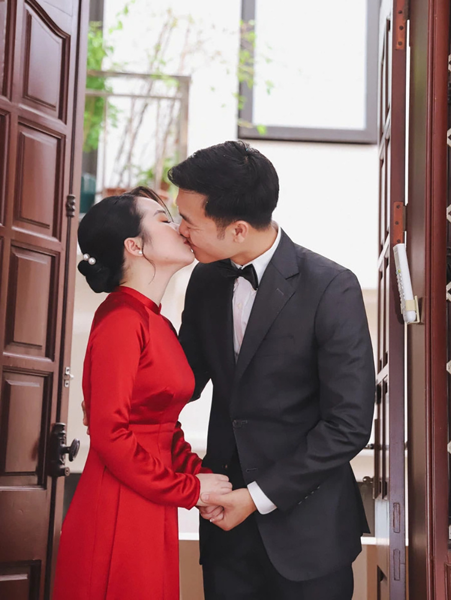 Loạt hình Xuân Trường và Nhệ Giang cứ “hở ra” là hôn nhau - Ảnh 3.