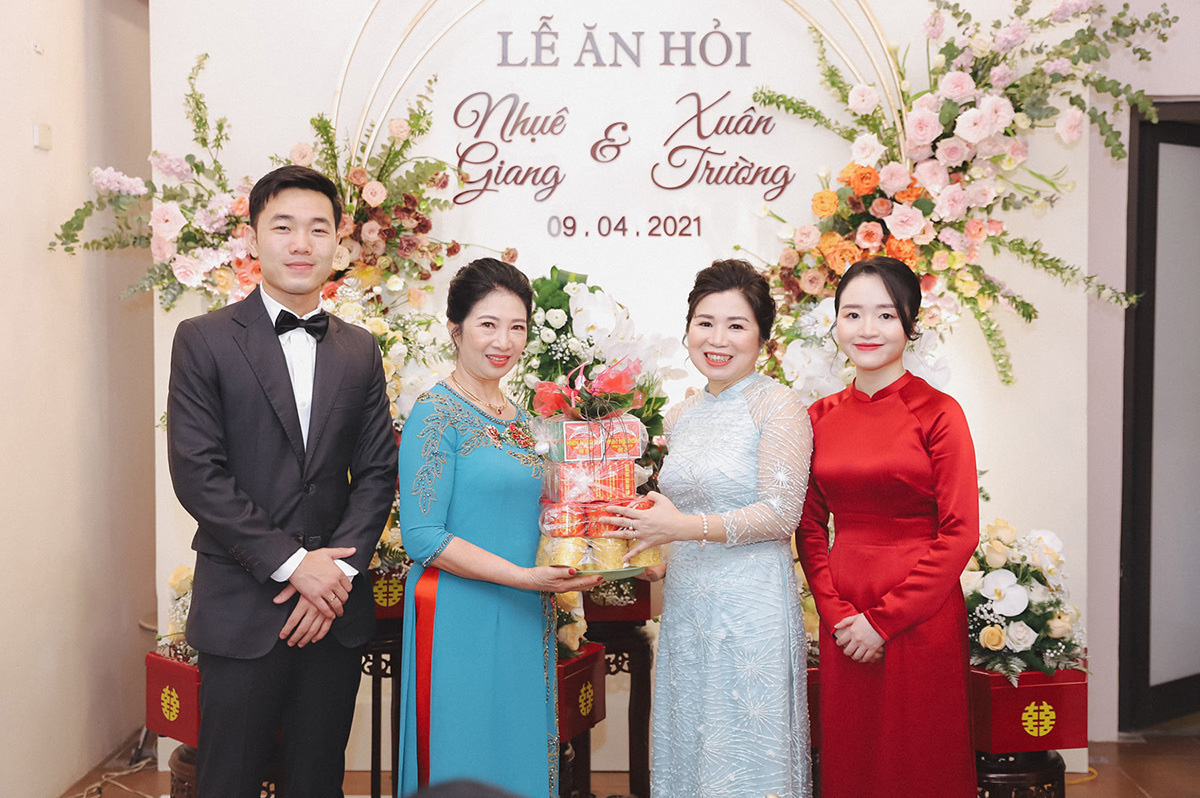 Loạt hình Xuân Trường và Nhệ Giang cứ “hở ra” là hôn nhau - Ảnh 8.