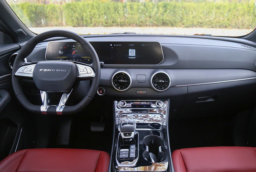Xe Trung Quốc Dongfeng &quot;nhái&quot; Porsche, giá ngỡ ngàng tại Việt Nam - Ảnh 6.