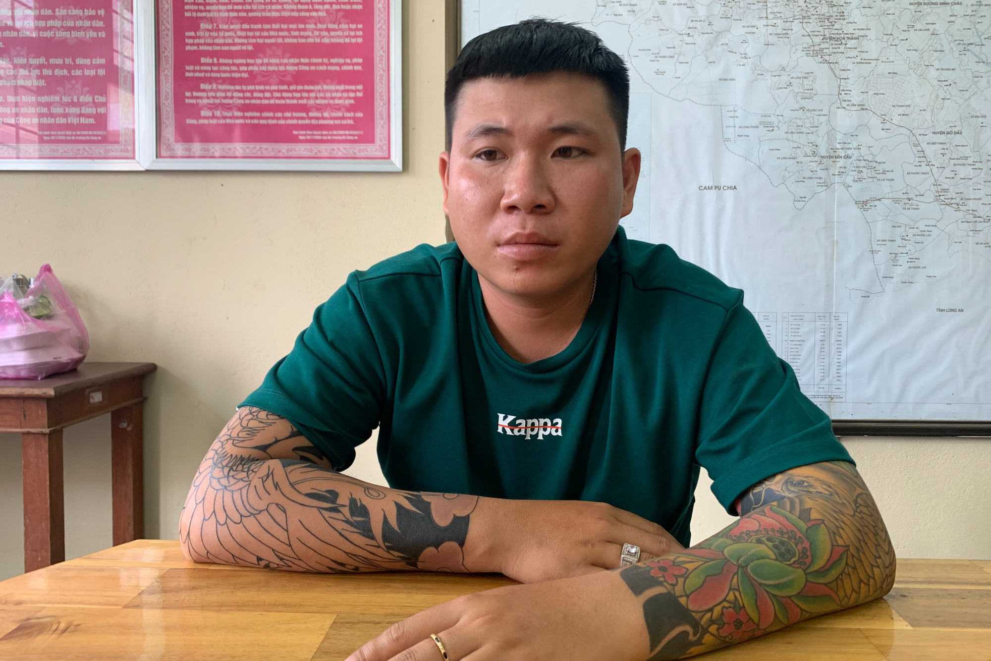 Nam thanh niên bị đuổi đánh, đâm chết giữa phố - Ảnh 1.
