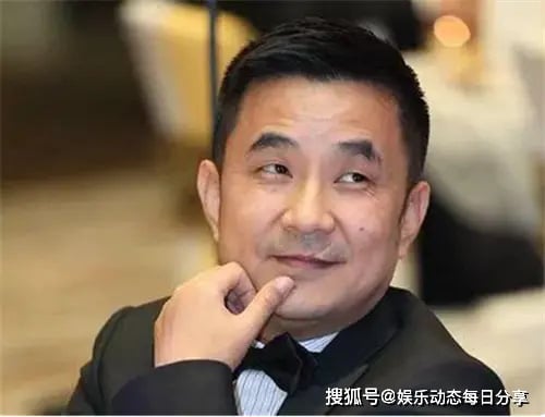 'Lật mặt' đại gia nổi tiếng nhất showbiz, 20 tuổi trong 1 đêm có thân giá 40 tỷ và tài sản 17 nghìn tỷ đồng - Ảnh 2.