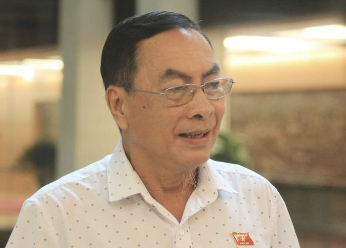 Đại biểu phạm văn hòa.jpg