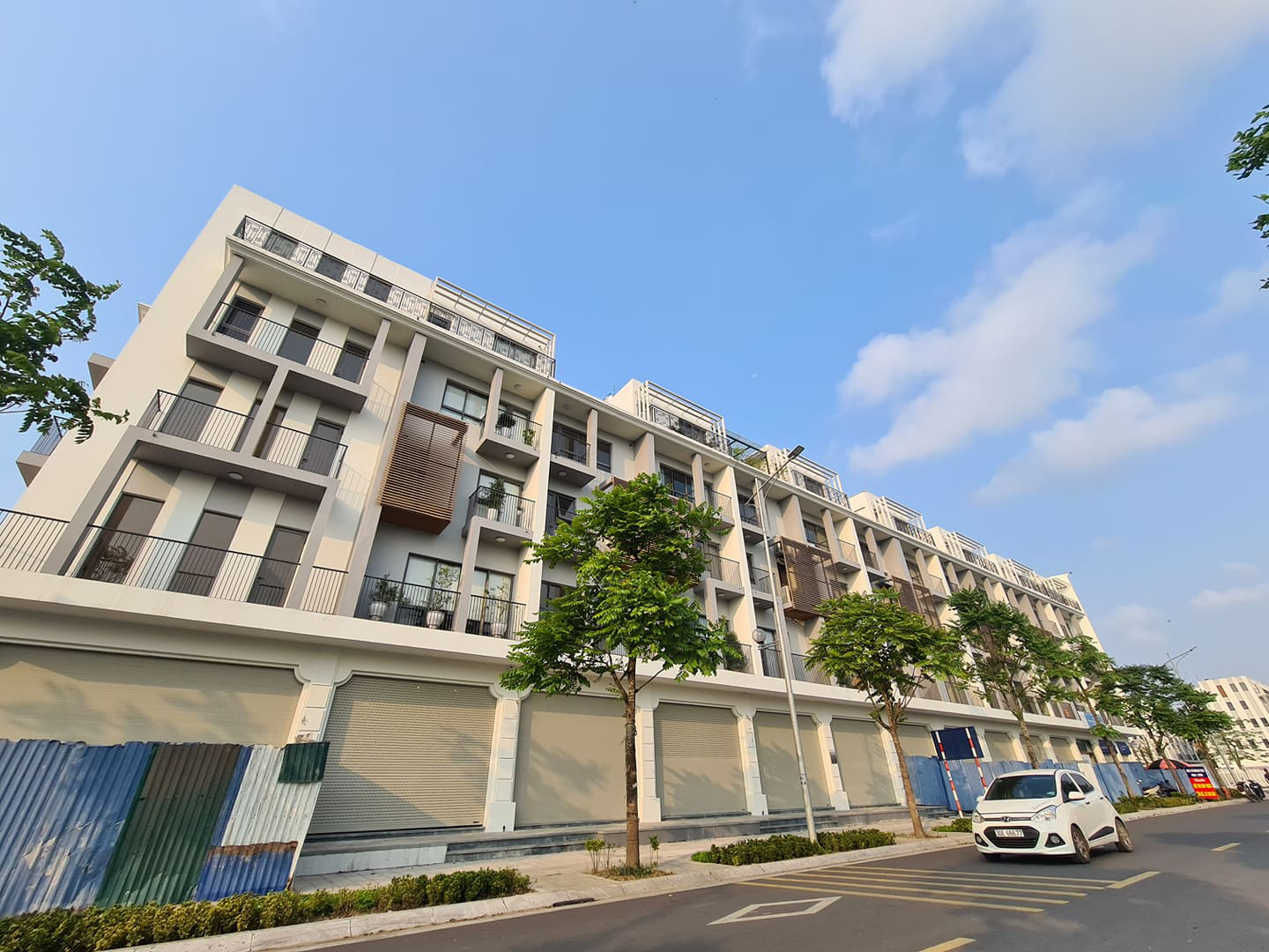 Kiểm soát tín dụng bất động sản để cắt &quot;sốt đất&quot;: Nhớ hệ quả &quot;đóng băng&quot; - Ảnh 1.