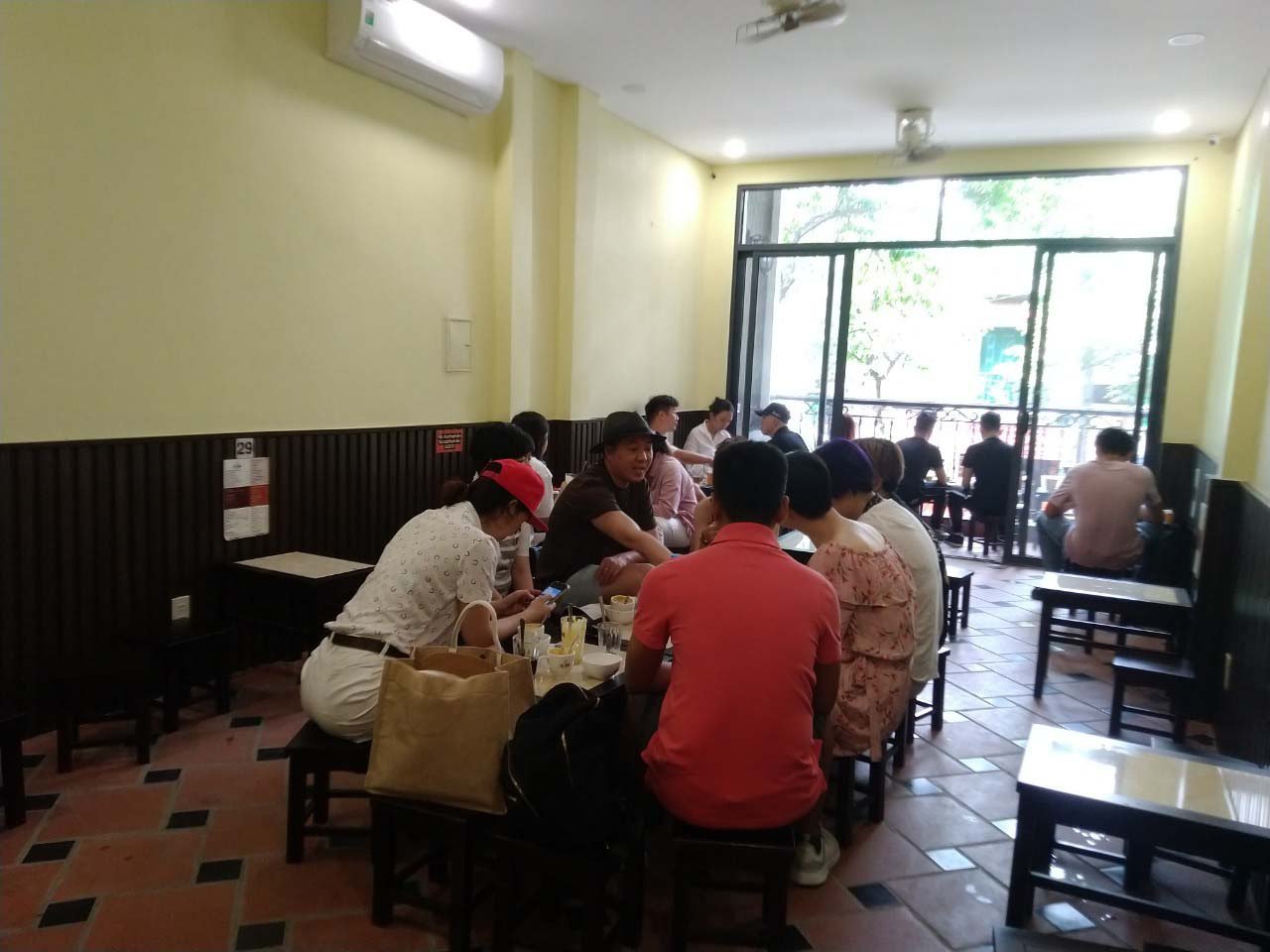 Hà Nội: Quán cà phê 75 năm tuổi, ngày bán nghìn cốc có gì đặc biệt? - Ảnh 5.