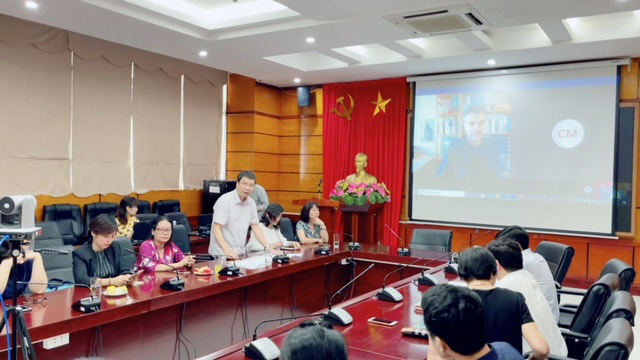 Nhiều người trẻ lầm tưởng hút thuốc lá điện tử là an toàn - Ảnh 1.