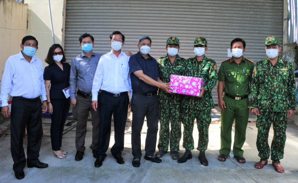 An Giang xin tạm ngưn nhận người nhập cảnh theo các chuyến bay về địa phương - Ảnh 1.