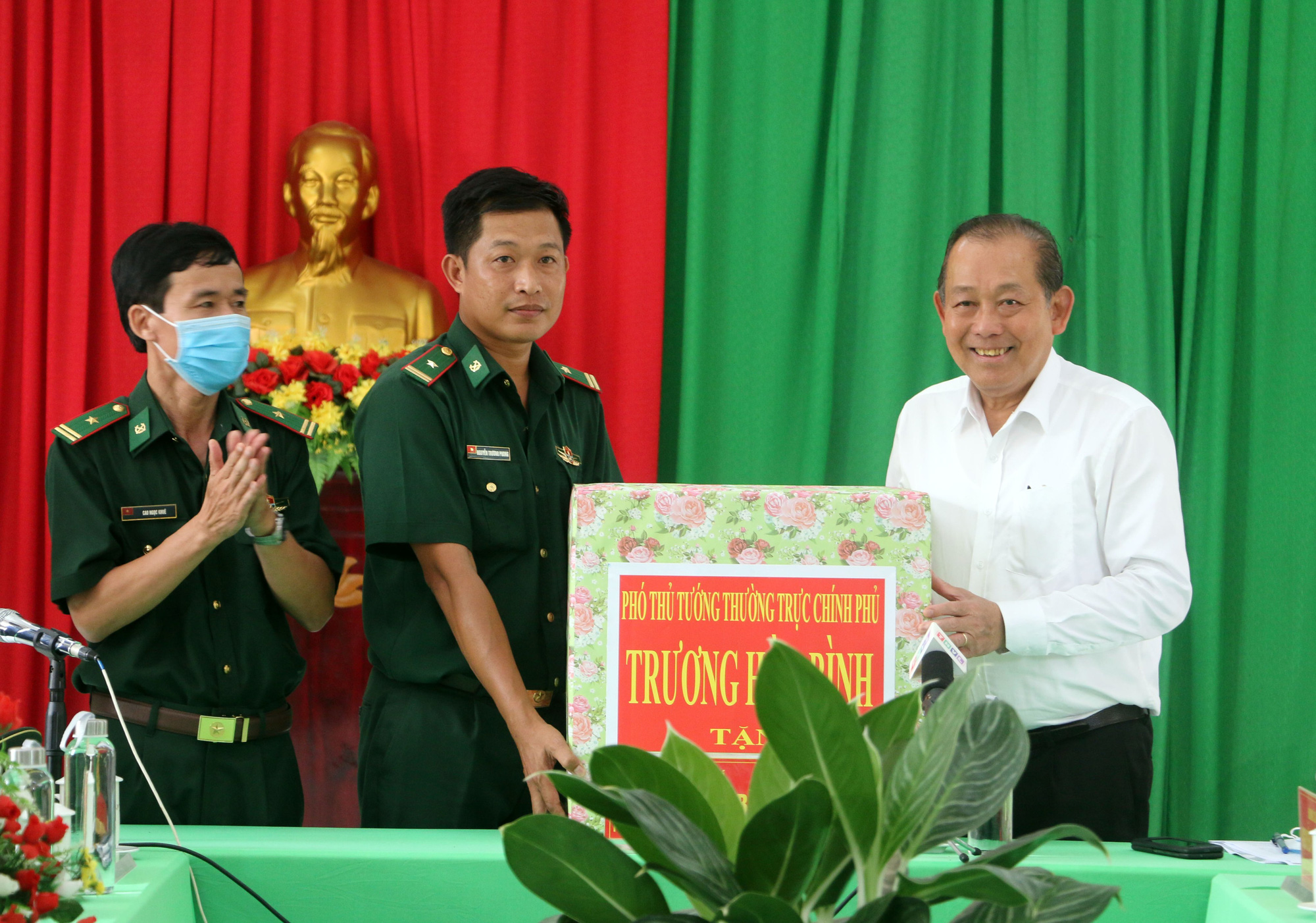 Phó Thủ tướng Thường trực Trương Hòa Bình chỉ đạo nóng về phòng, chống Covid- 19 tại An Giang - Ảnh 3.