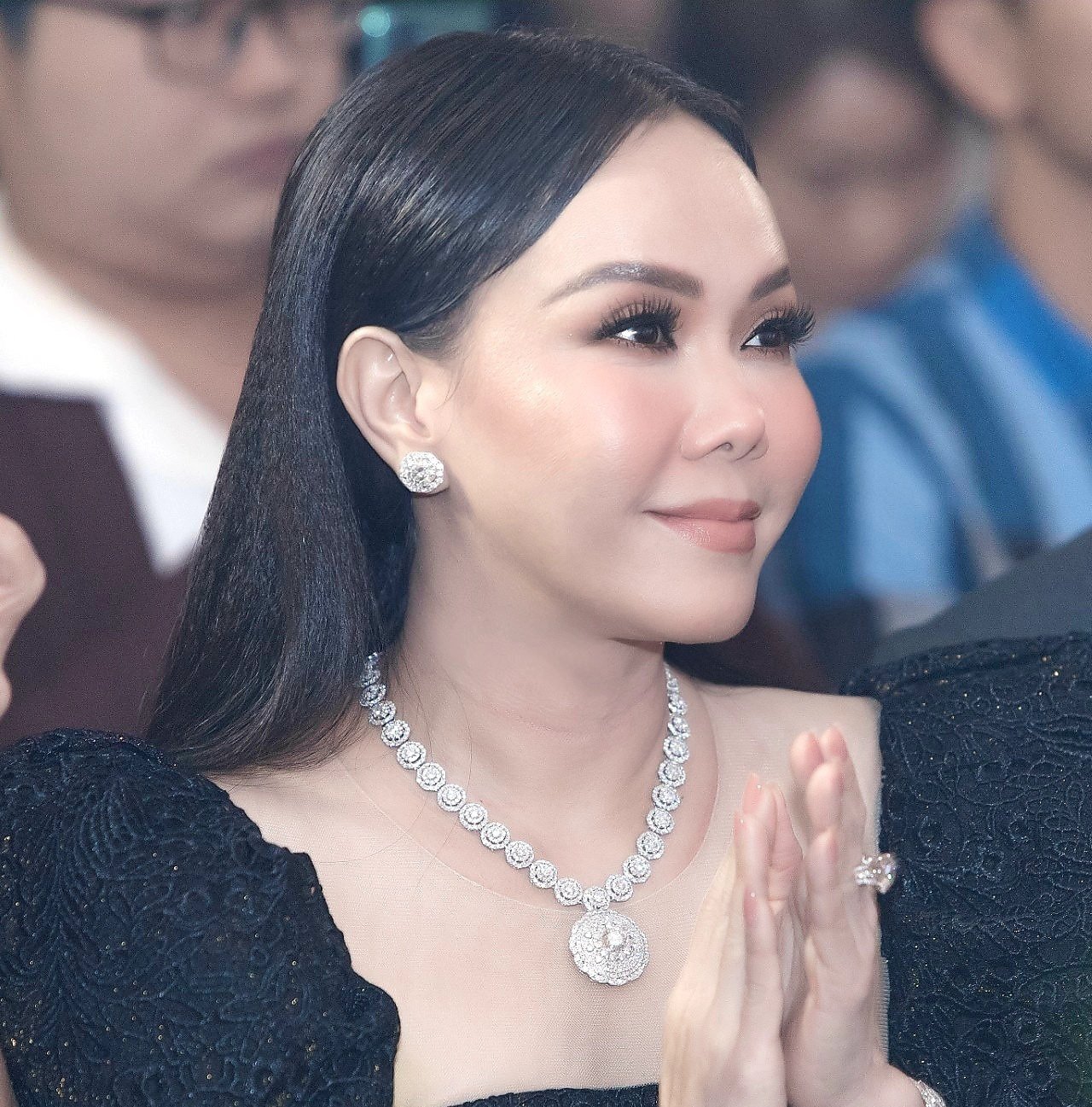 Loạt nghệ sĩ Việt tiếc nuối hoãn show, chịu thiệt hại do dịch Covid-19 - Ảnh 3.