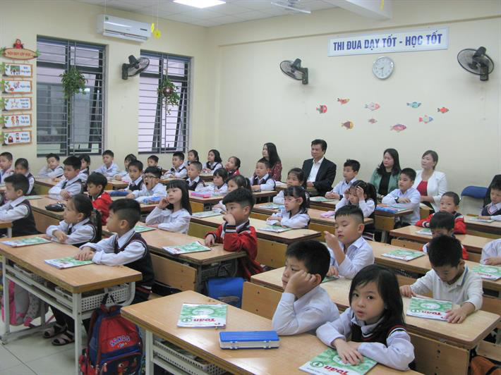 Cấm phê bình học sinh trước lớp: Giáo viên bị tước &quot;công cụ&quot; giáo dục? - Ảnh 2.