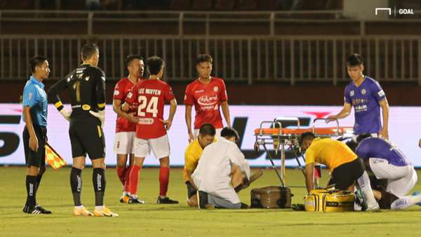 Trọng tài V.League: Đỏ mắt tìm người giỏi - Ảnh 2.