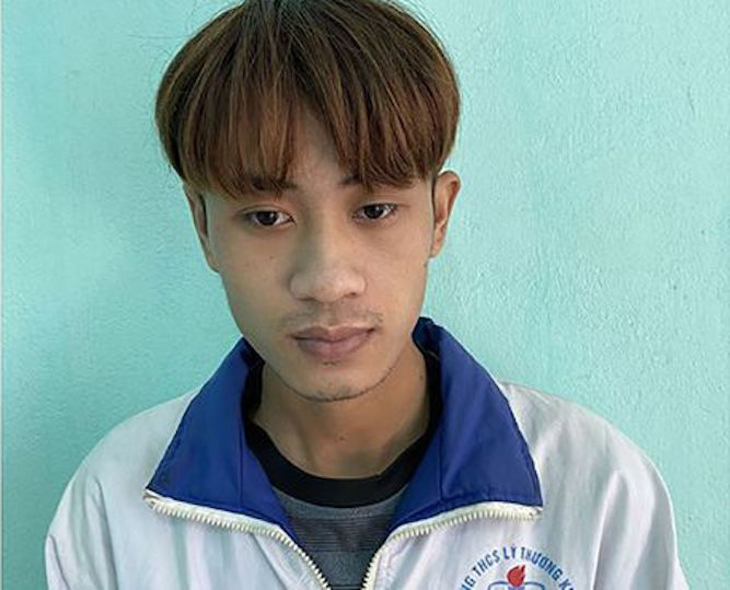 Gã trai lẻn vào nhà hàng xóm trộm cắp, đoạt mạng hai vợ chồng già, ra tòa vẫn không hề hối hận - Ảnh 1.