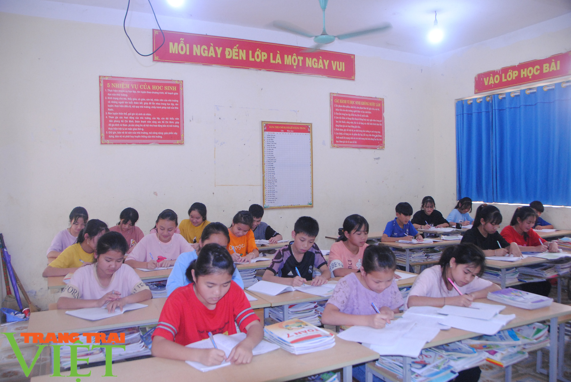 Trường PTDT Nội trú: Nơi chắp cánh ước mơ cho học sinh dân tộc - Ảnh 3. Trường PTDT Nội trú: Nơi chắp cánh ước mơ cho học sinh dân tộc - Ảnh 3.