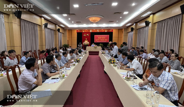 Quảng Ngãi: Nhiều sở, ngành “toát mồ hôi” với Chủ tịch tỉnh tại buổi giao ban báo chí  - Ảnh 3.