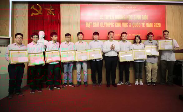 Nhìn lại thành tựu Giám đốc ĐHQGHN Nguyễn Kim Sơn đạt được trước khi trở thành Bộ trưởng Bộ GD-ĐT - Ảnh 8.