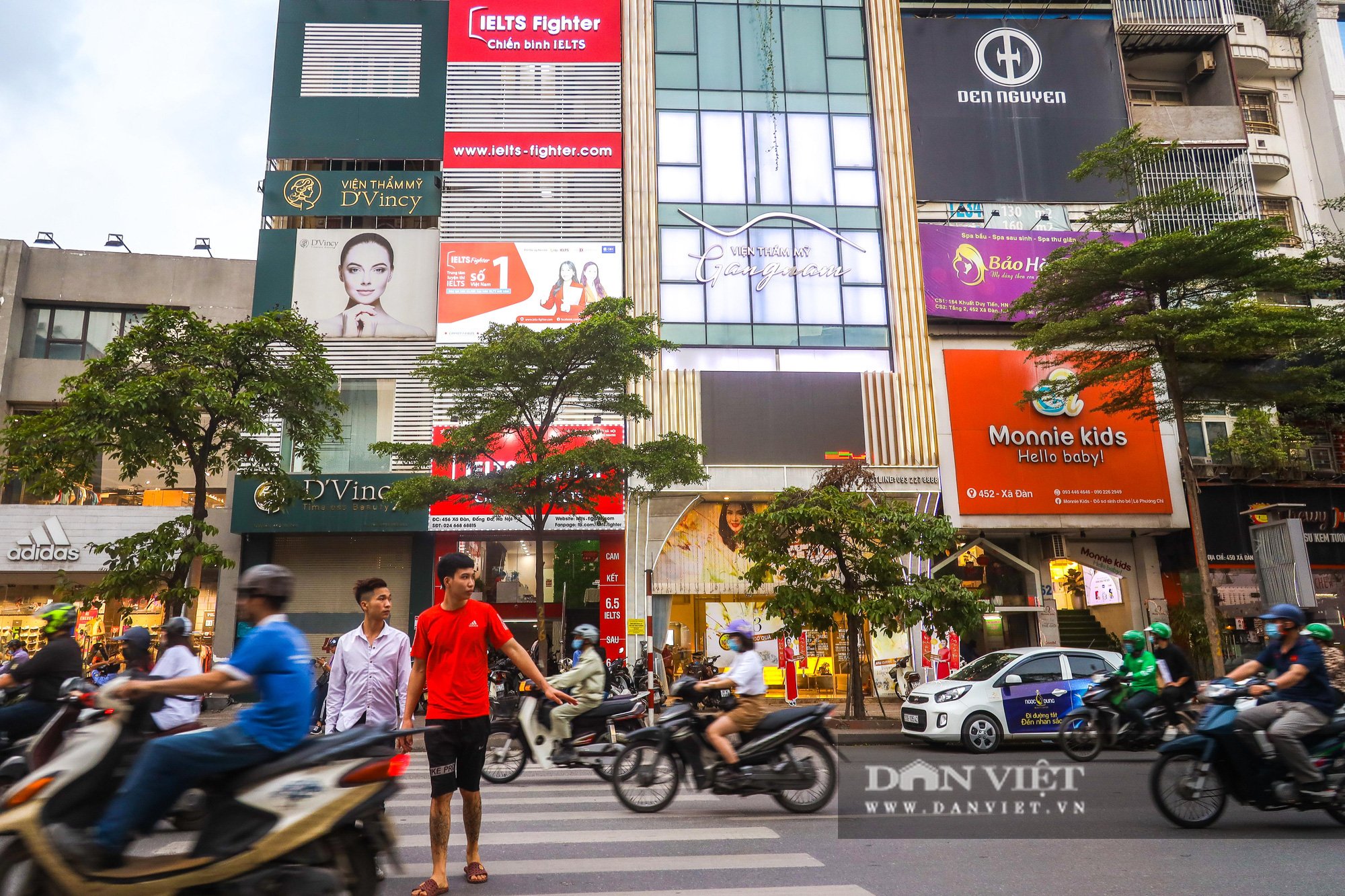 Nguy cơ cháy không lối thoát đe dọa hàng loạt nhà mặt phố Hà Nội - Ảnh 2.