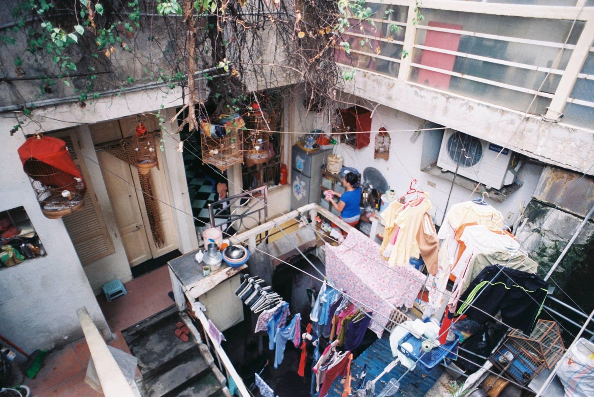 Ngõ nhỏ Hà Nội - nơi lưu lại nhịp sống đất Kinh kỳ - Ảnh 1.
