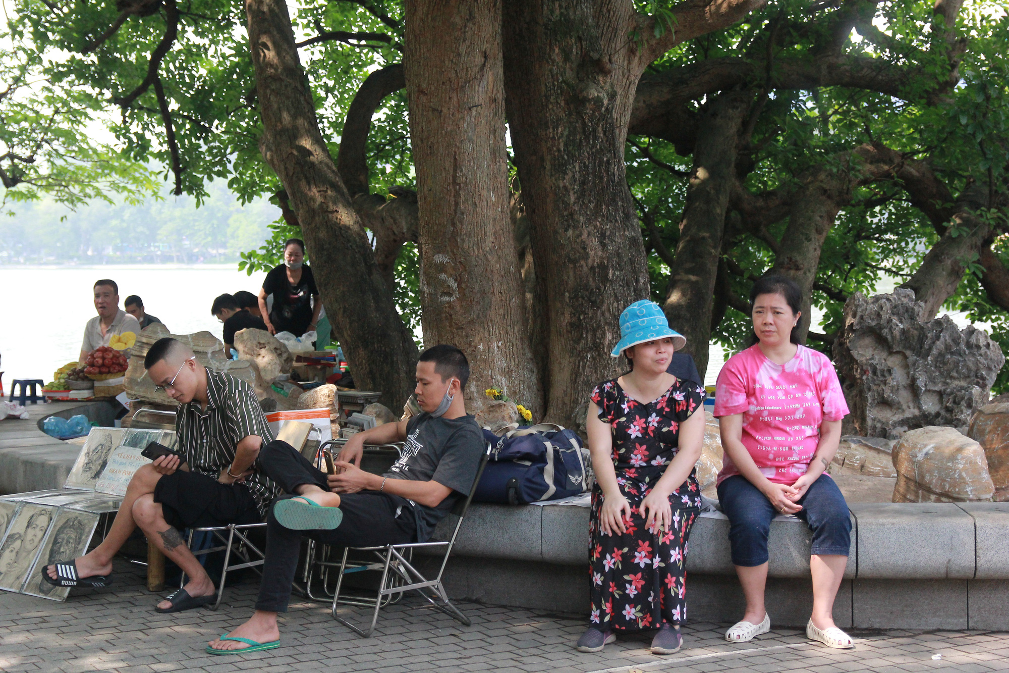 Người dân Thủ đô chấp hành tốt phòng dịch Covid -19 tại địa điểm vui chơi, công cộng - Ảnh 7.