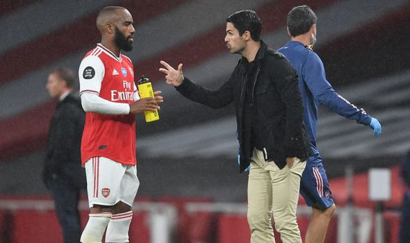 Lacazette đang đạt phong độ khá cao.