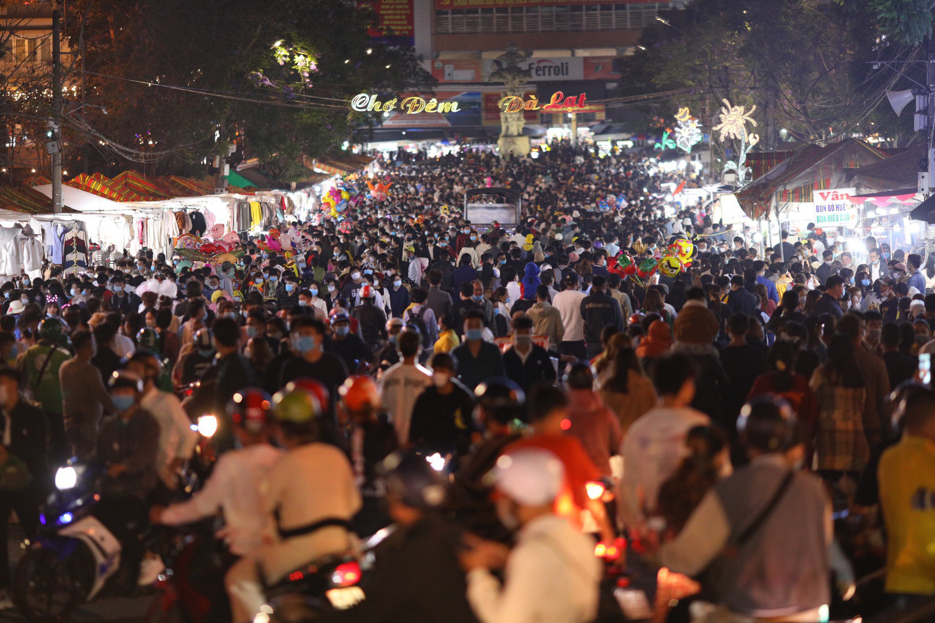 Hàng triệu người du lịch khắp cả nước 4 ngày nghỉ lễ - Ảnh 7.