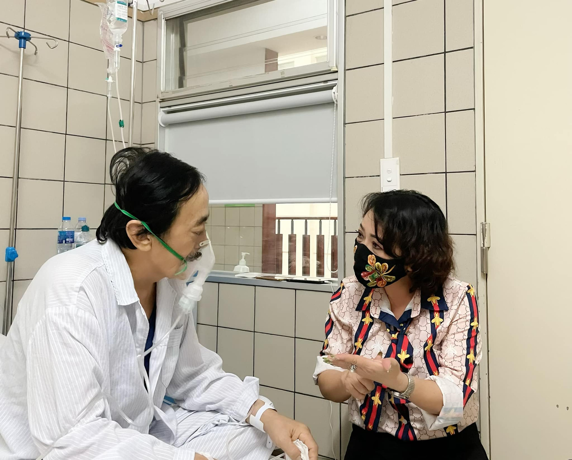 Nghệ sĩ Giang Còi bệnh trở nặng, ho ra máu... phải nhập viện gấp  - Ảnh 1.