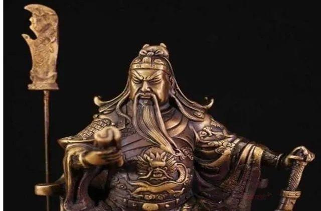 Tại sao các bức tượng điêu khắc Quan Vũ đều nhắm mắt?  - Ảnh 2.