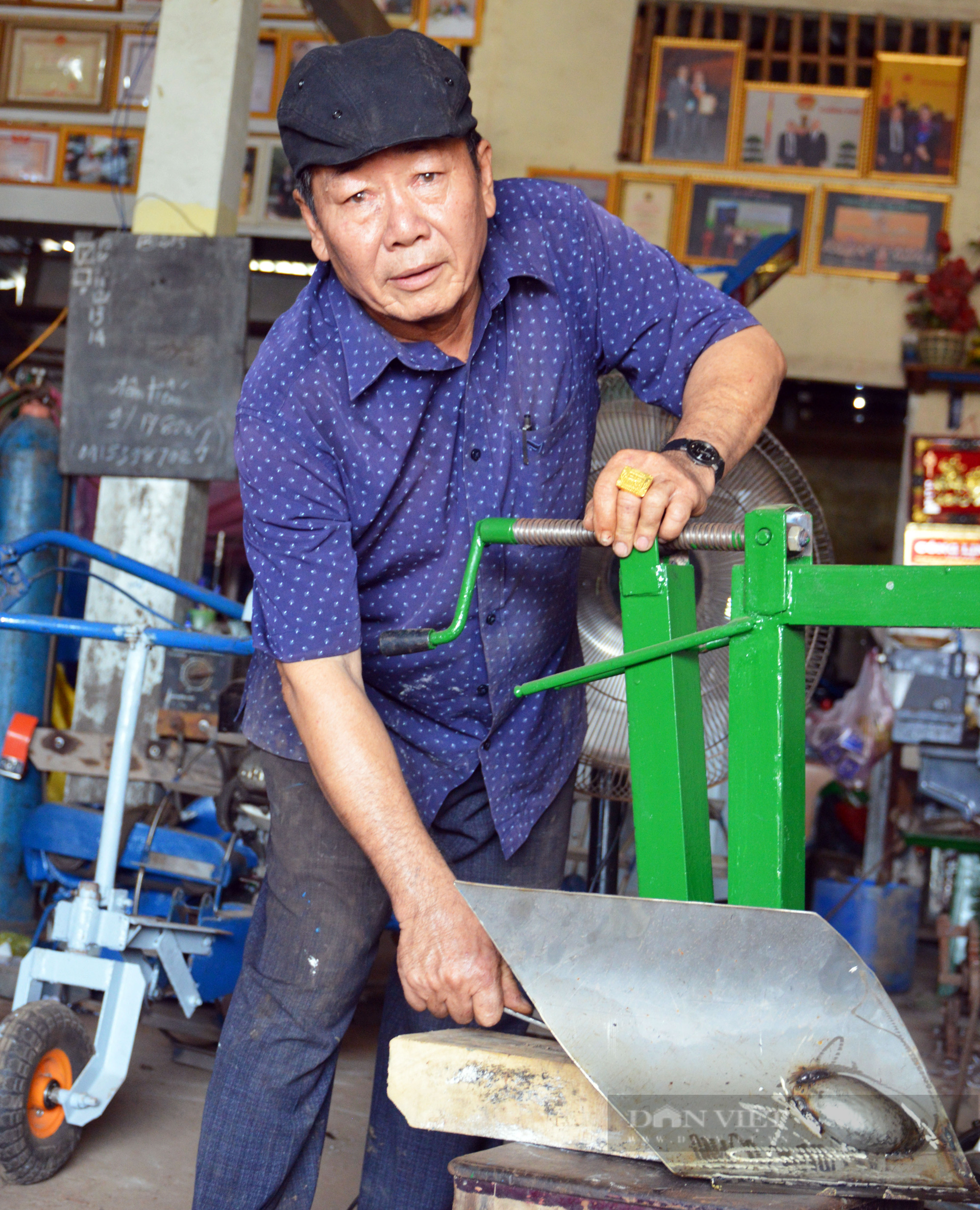 Chuyện chưa kể về lão nông chế tạo máy cày chạy dưới nước siêu nhẹ, siêu tiết kiệm - Ảnh 5.