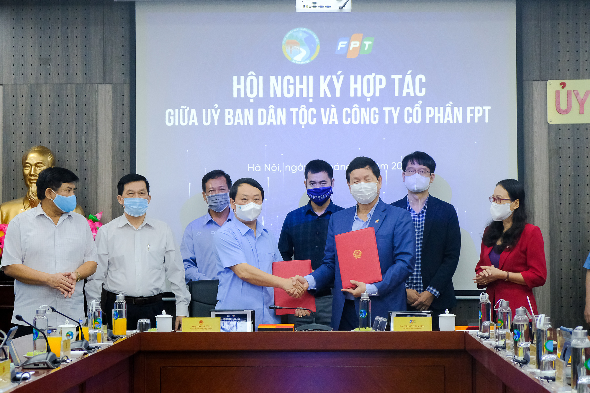 Uỷ ban Dân tộc và Tập đoàn FPT ký kết thỏa thuận hợp tác chiến lược giai đoạn 2021-2026  - Ảnh 1.